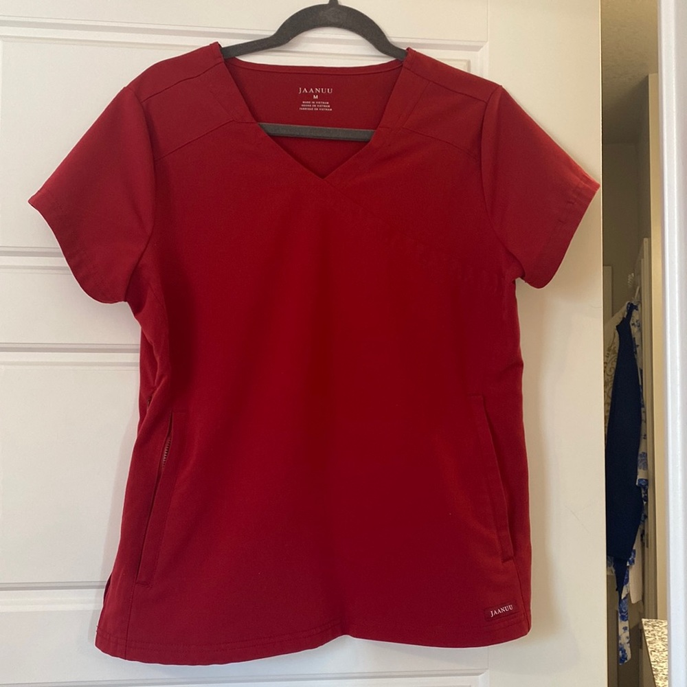 Jaanuu scrub top